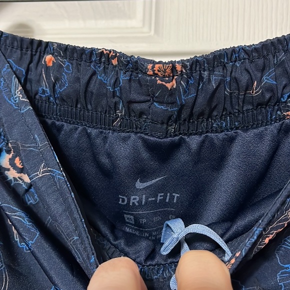 Floral Nike Shorts Size XS - Picture 2 of 3